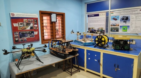 Autonomous UAVs & UWVs